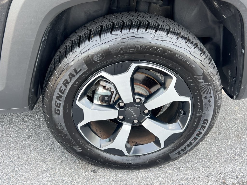 Used 2022 Jeep Renegade Trailhawk AWD/4WD image 15