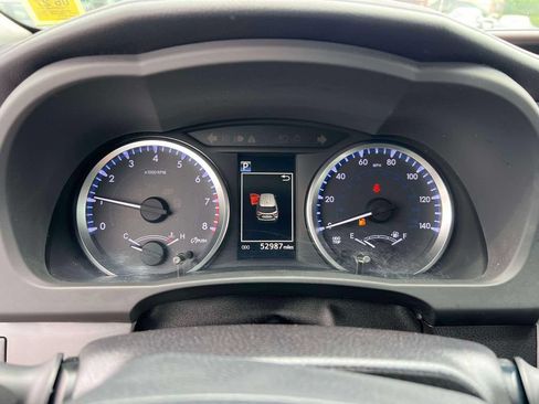 Used 2018 Toyota Highlander LE AWD/4WD image 24