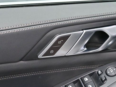 Used 2024 BMW X5 xDrive40i w/ Premium Package image 10