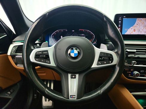 Used 2021 BMW 530i xDrive w/ M Sport Package image 15