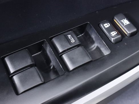 Used 2015 Toyota Tundra SR5 w/ SR5 Upgrade Package image 28