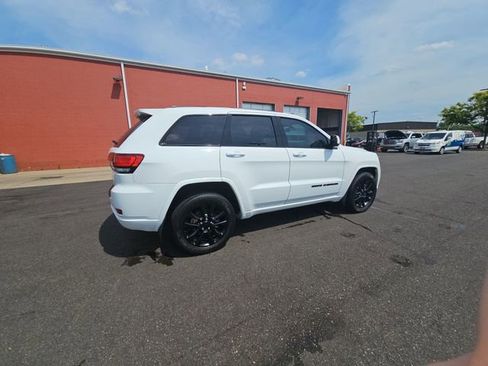 Used 2021 Jeep Grand Cherokee Laredo X AWD/4WD image 10