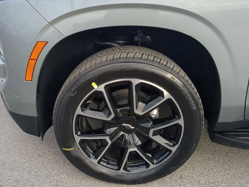 New 2026 Chevrolet Suburban RST w/ RST Capability Package image 34