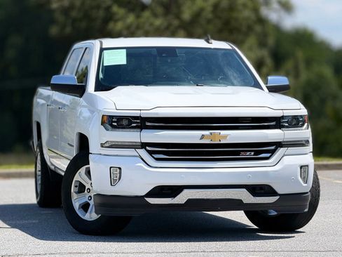 Used 2018 Chevrolet Silverado 1500 LTZ Z71 w/ LTZ Plus Package AWD/4WD image 4