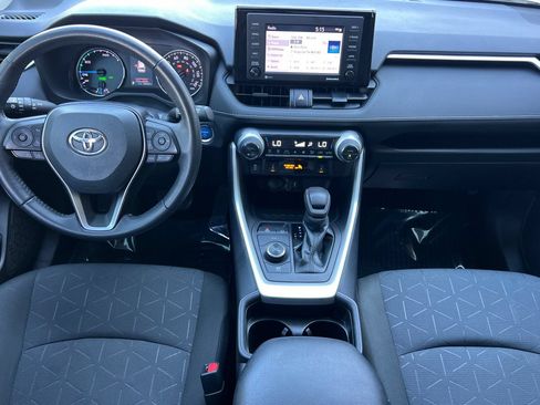Used 2021 Toyota RAV4 XLE w/ XLE Grade Weather Package AWD/4WD image 16