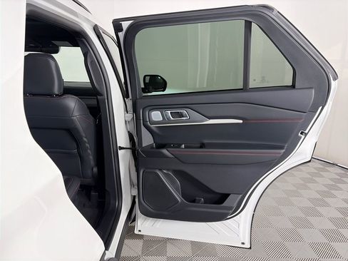 Certified 2025 Ford Explorer ST image 28