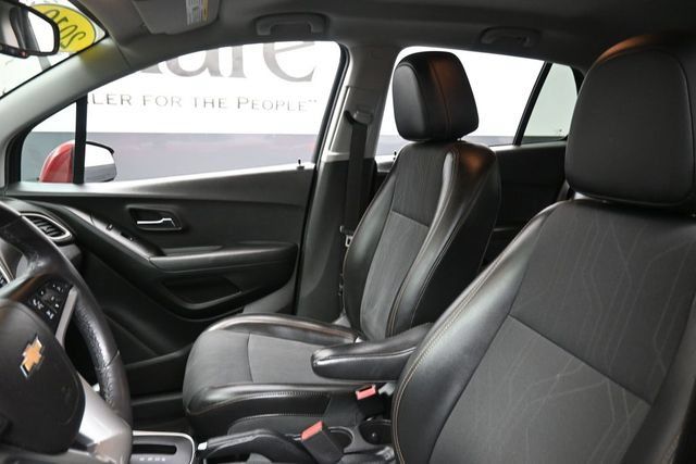 Used 2019 Chevrolet Trax LT FWD image 17