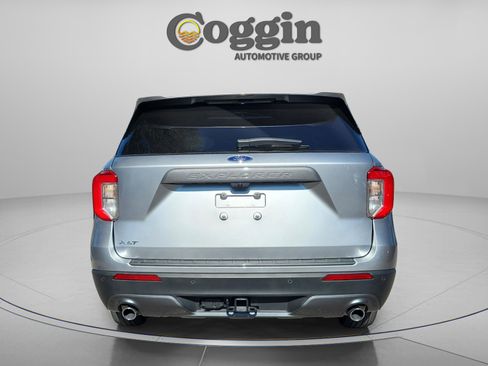 Certified 2023 Ford Explorer XLT w/ Equipment Group 202A image 5