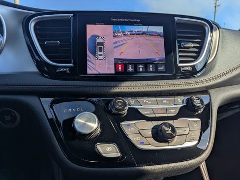 New 2026 Chrysler Pacifica Pinnacle w/ Trailer Tow Group image 22