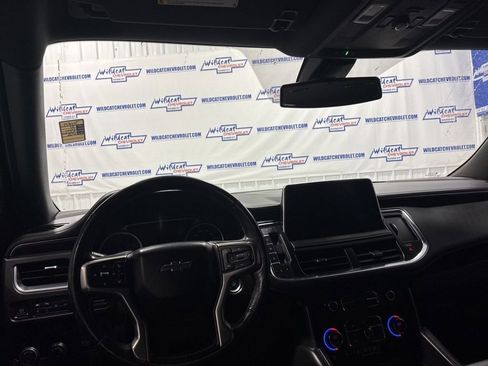 Used 2021 Chevrolet Suburban Z71 w/ Z71 Off-Road Package image 2