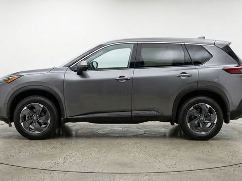Used 2025 Nissan Rogue SV image 5