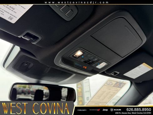 Used 2024 Ford Explorer Platinum w/ Technology Package AWD/4WD image 22
