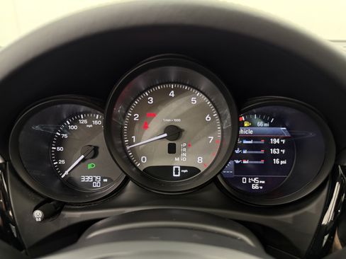 Certified 2024 Porsche Macan S AWD/4WD image 55