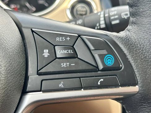 Used 2020 Nissan Rogue SV w/ Premium Package FWD image 18