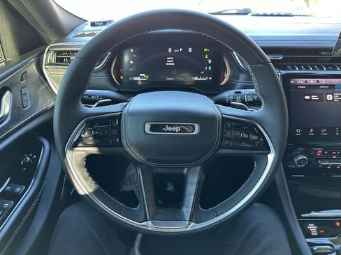 Used 2023 Jeep Grand Cherokee Overland w/ Luxury Tech Group IV image 28