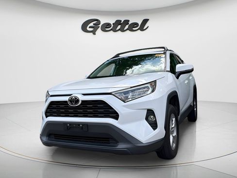 Used 2021 Toyota RAV4 XLE FWD image 2