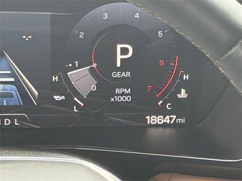 Used 2024 GMC Canyon AT4 w/ AT4 Premium Package image 14