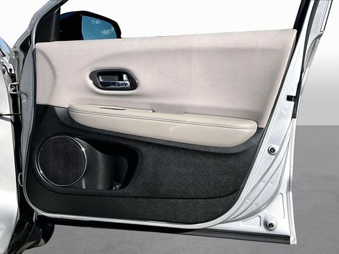 Used 2016 Honda HR-V EX image 18