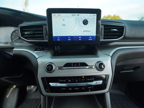 Used 2022 Ford Explorer XLT w/ Equipment Group 202A image 32