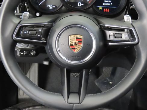 Certified 2026 Porsche Macan AWD/4WD image 19