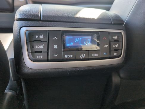 Used 2019 Toyota Highlander Limited Platinum AWD/4WD image 36