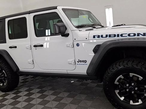 Used 2024 Jeep Wrangler Rubicon image 6