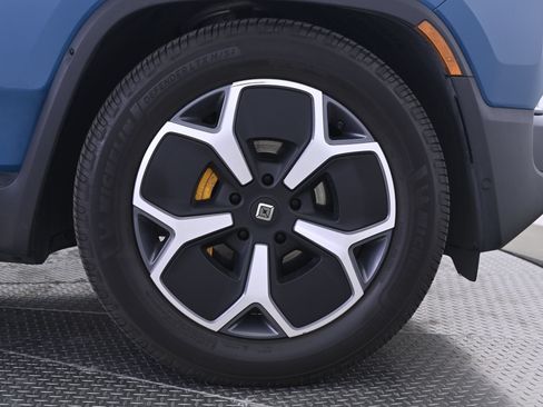 Used 2024 Rivian R1S Adventure Quad AWD/4WD image 14