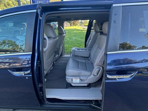 Used 2014 Honda Odyssey EX-L image 29