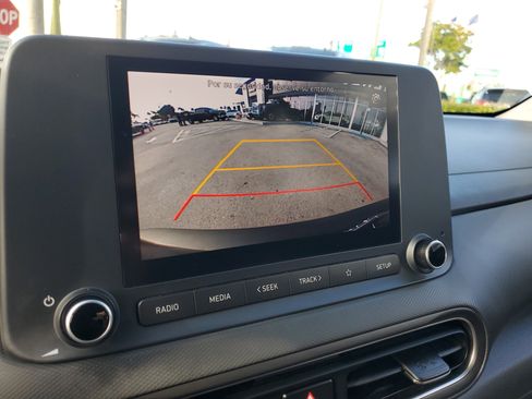 Used 2023 Hyundai Kona SE w/ Cargo Package image 10