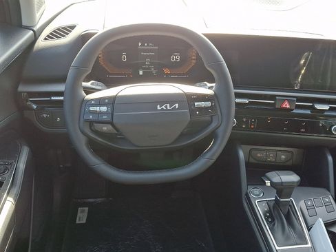 New 2026 Kia Sportage LX image 11