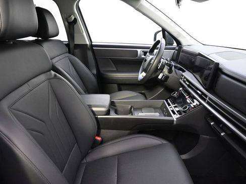 Used 2025 Hyundai Santa Fe SEL AWD/4WD image 16