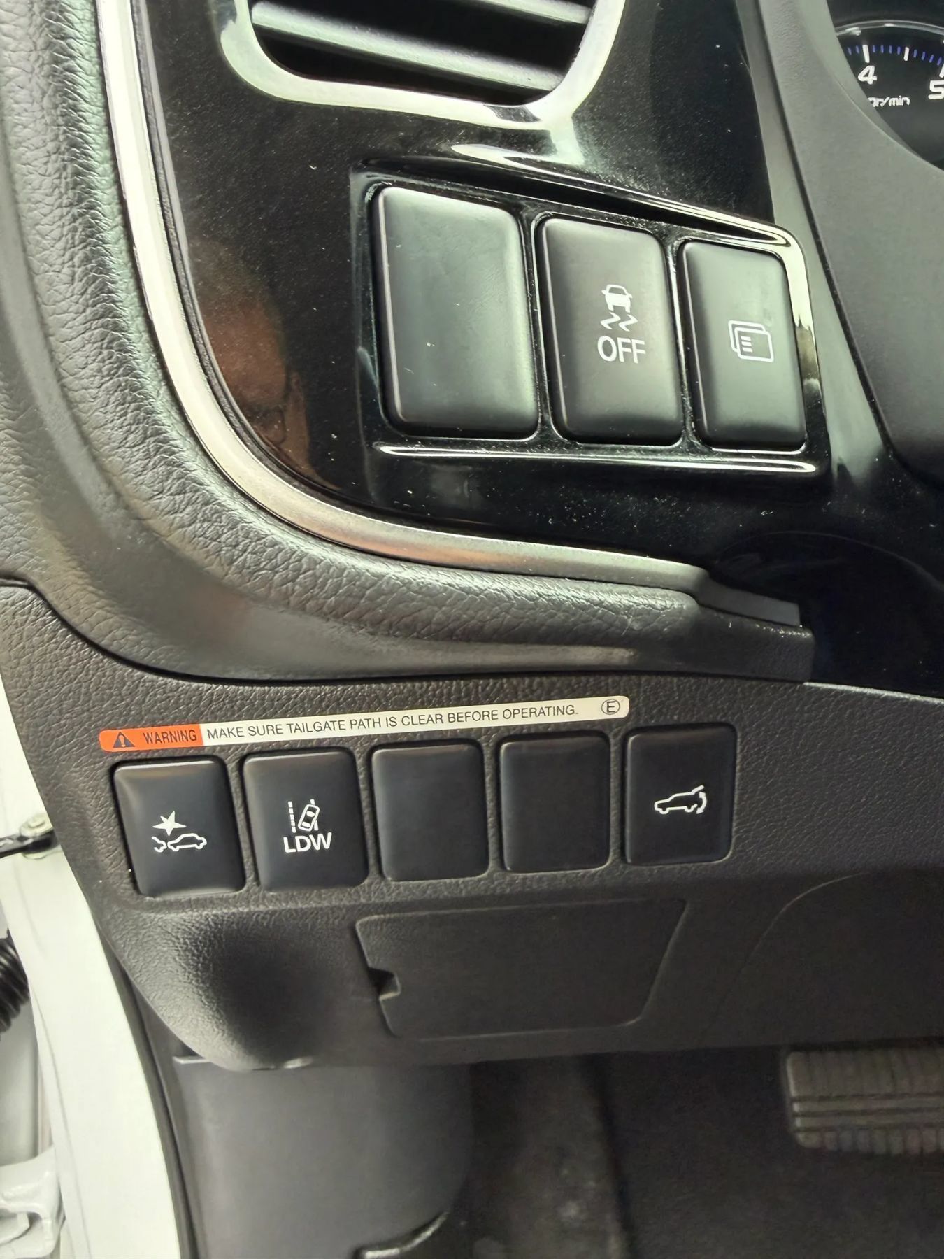 Used 2020 Mitsubishi Outlander SEL AWD/4WD image 25