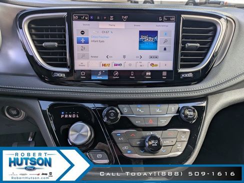 New 2026 Chrysler Pacifica Select image 22