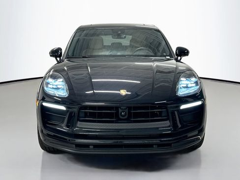 Certified 2025 Porsche Macan AWD/4WD image 6