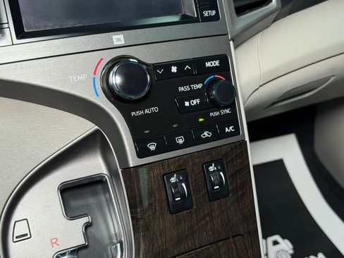 Used 2014 Toyota Venza XLE image 47