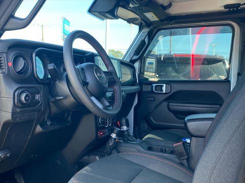 Used 2024 Jeep Wrangler Unlimited Rubicon w/ XTREMEE 35" Tire Package image 13