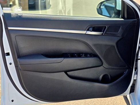 Used 2018 Hyundai Elantra SE FWD image 33