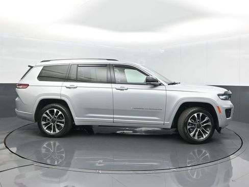 Used 2022 Jeep Grand Cherokee L Overland w/ Luxury Tech Group IV image 8