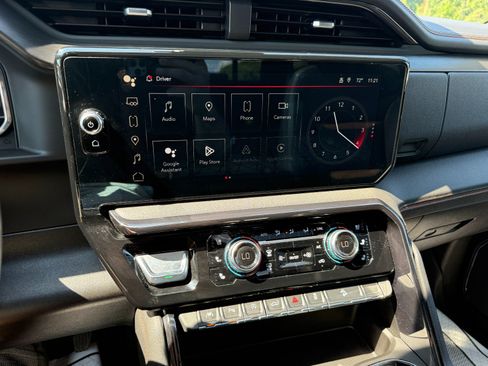 Used 2024 GMC Sierra 1500 AT4 w/ AT4 Preferred Package AWD/4WD image 33