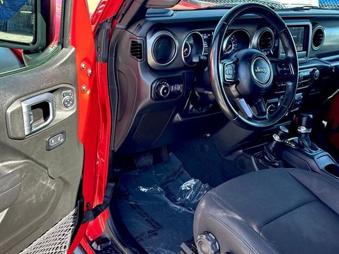 Used 2022 Jeep Wrangler Willys image 10