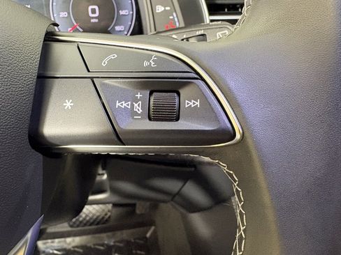 Used 2025 Audi Q8 Prestige image 24