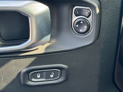 Used 2023 Jeep Wrangler Unlimited Sport AWD/4WD image 28