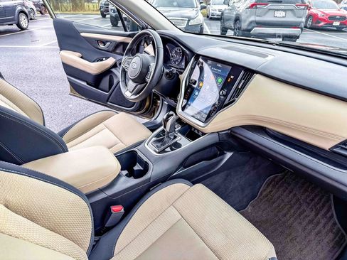 Used 2025 Subaru Outback Premium AWD/4WD image 16