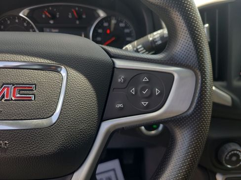 Used 2024 GMC Terrain SLE FWD image 27