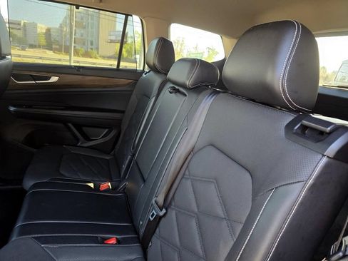 Used 2024 Volkswagen Atlas SE AWD/4WD image 29