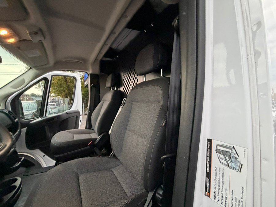 Used 2025 RAM ProMaster 2500 w/ U-Haul Equipment Group FWD image 19