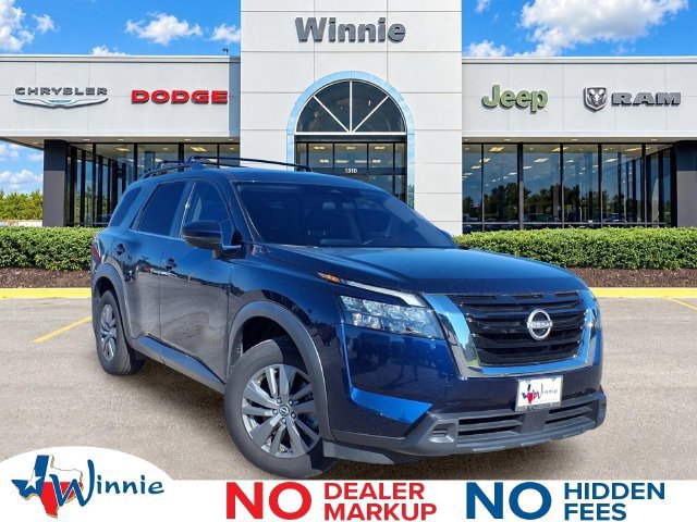 Used 2024 Nissan Pathfinder SV FWD image 1