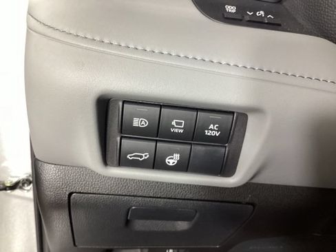 Used 2024 Toyota Highlander Platinum AWD/4WD image 20