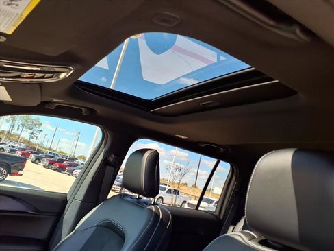 New 2025 Jeep Grand Cherokee L Altitude image 9