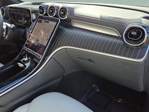 Certified 2024 Mercedes-Benz GLC 300 image 16